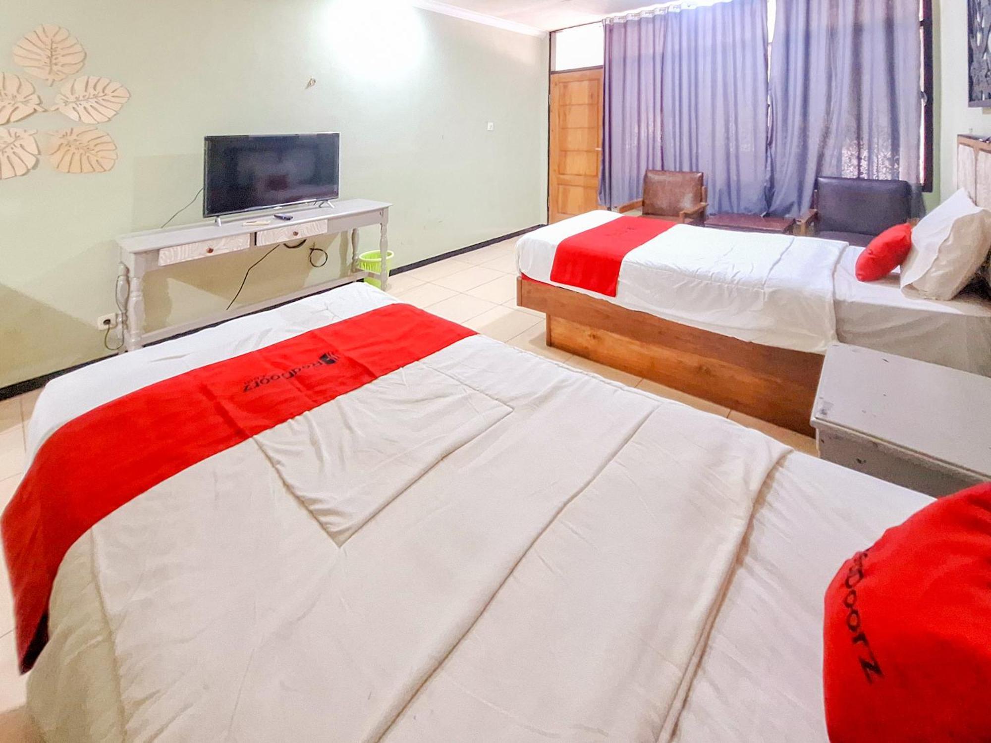 Reddoorz Near Stadion Semeru Lumajang Jawa Timur Dış mekan fotoğraf