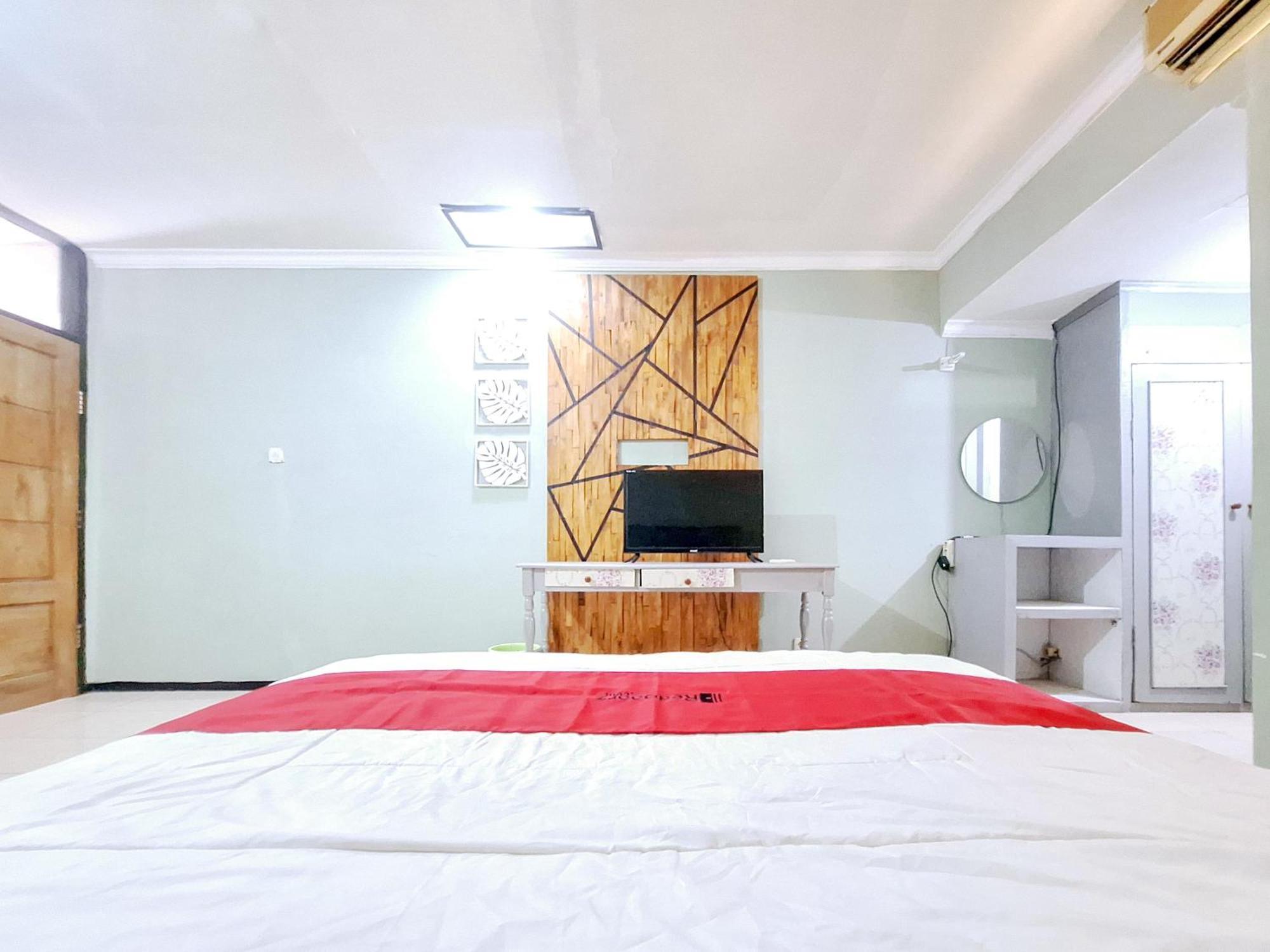 Reddoorz Near Stadion Semeru Lumajang Jawa Timur Dış mekan fotoğraf