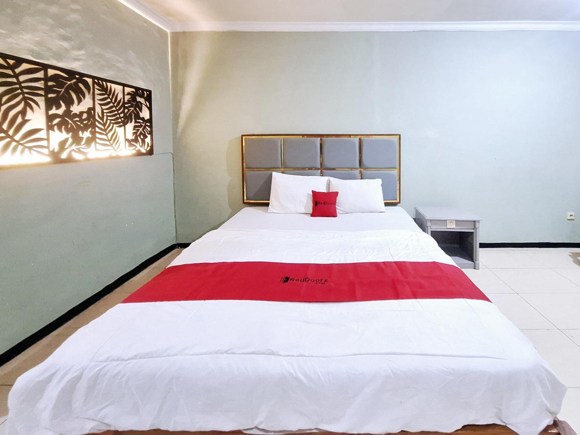 Reddoorz Near Stadion Semeru Lumajang Jawa Timur Dış mekan fotoğraf