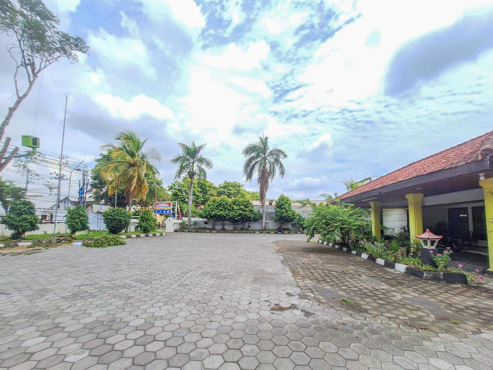 Reddoorz Near Stadion Semeru Lumajang Jawa Timur Dış mekan fotoğraf